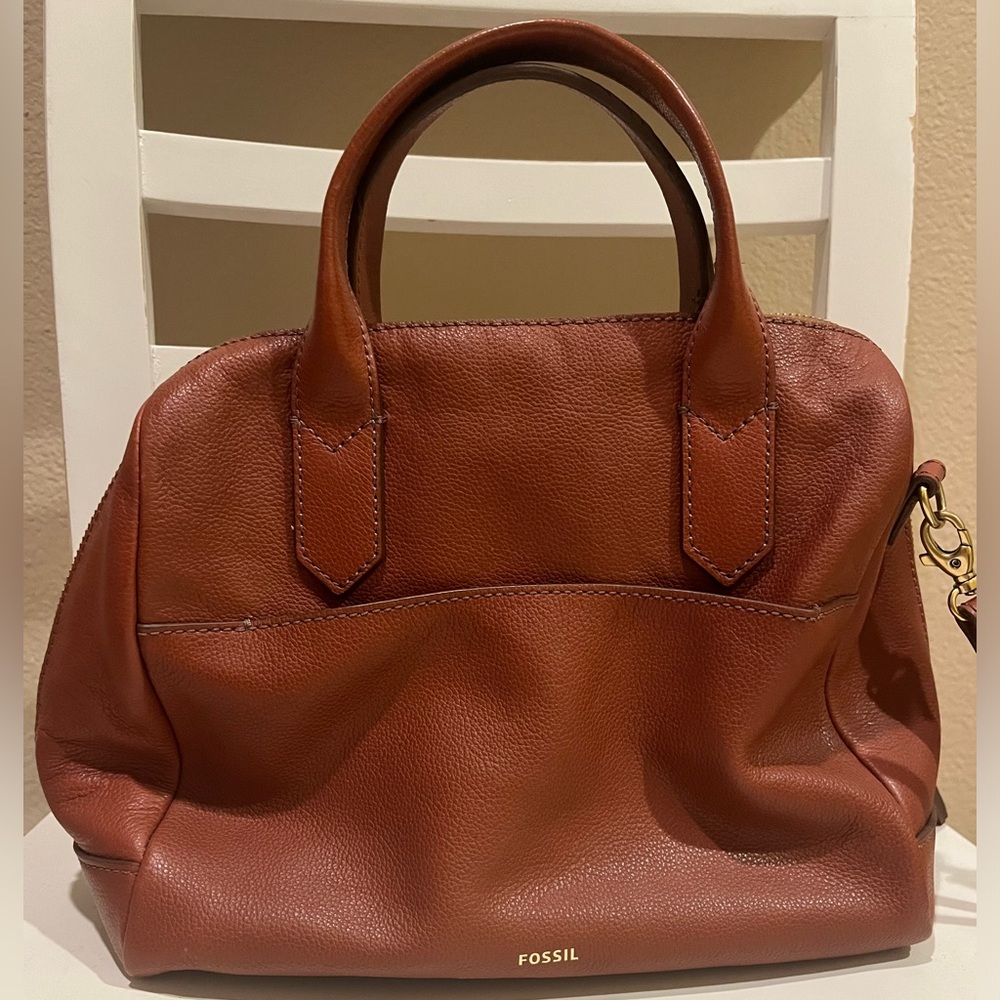Like new brown leather Fossil purse.